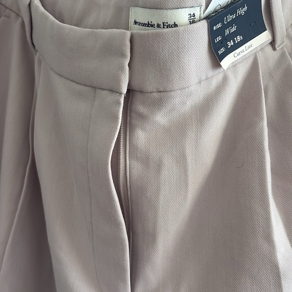 Abercrombie & Fitch Curve Love Ultra High Wide Leg Trouser - Picture 4 of 5